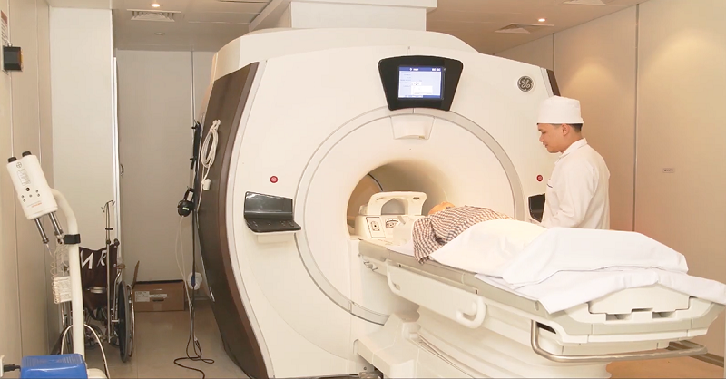 Hệ thống máy chụp cộng hưởng từ MRI 3.0 Tesla hiện đại nhất trên thế giới tính tới thời điểm hiện tại - Ảnh: BV 108