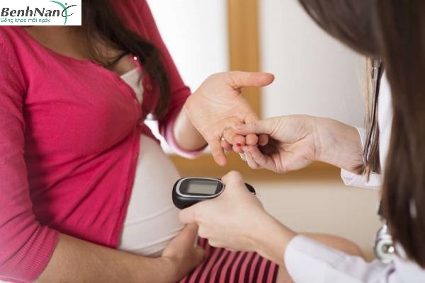 Không làm xét nghiệm tiểu đường thai kỳ có được không? 1 Tiểu đường thai kỳ ảnh hưởng gì đến mẹ bầu và thai nhi?